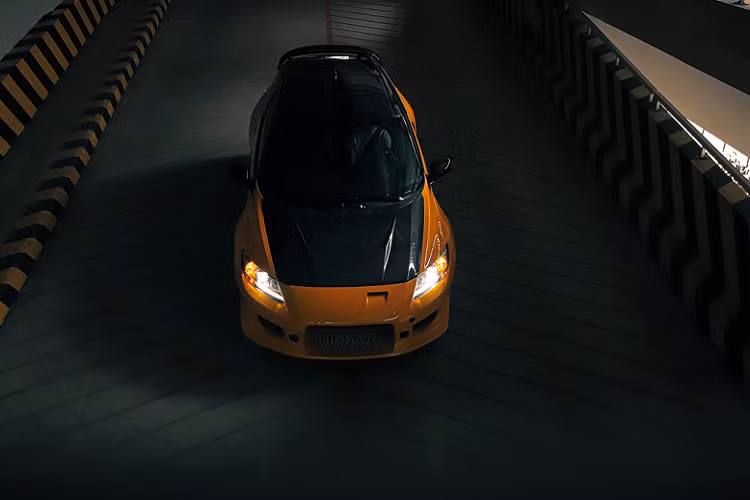 Chiếc xe trong bài được nhập khẩu về Việt Nam vào năm 2015. Theo chủ nhân chiếc xe, sở dĩ anh chọn CR-Z vì đây là mẫu xe không quá phổ biến, phù hợp với sở thích sưu tầm xe hiếm và độc đáo.