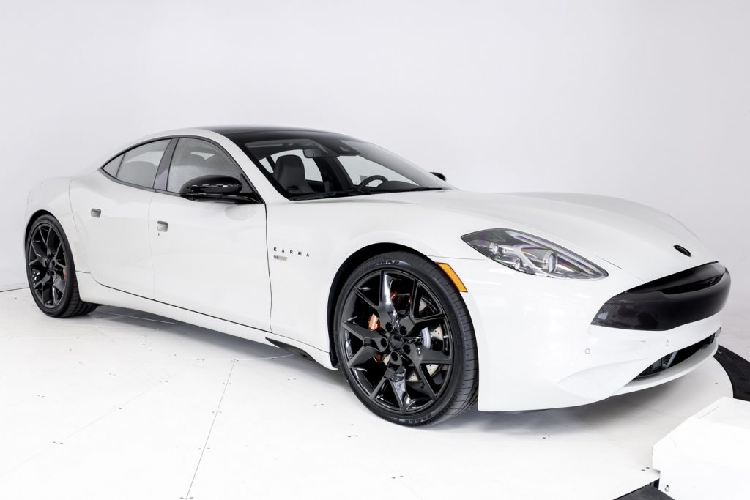 Mẫu xe Karma GS-6 2021 mới vẫn thừa hưởng những đường nét thiết kế đặc trưng của thương hiệu cũng như tay nghề hoàn thiện lành nghề của những người thợ từ thương hiệu Karma Automotive. Về cơ bản, xe được trang bị các tính năng an toàn bao gồm Hệ thống Hỗ trợ Người lái Nâng cao (ADAS) với Tính năng Kiểm soát Hành trình Thích ứng, Hỗ trợ Giữ làn đường, Phanh khẩn cấp tự động (AEB), Giám sát điểm mù (BSM) và Cảnh báo giao thông cắt ngang phía sau (RCTA), Hệ thống camera quan sát xung quanh 360 độ (SVCS)...