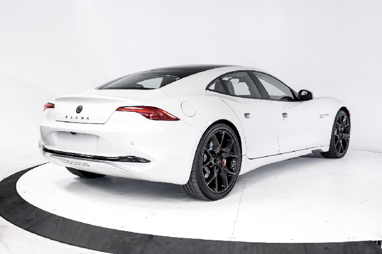 Những mẫu xe thuộc thương hiệu Karma có danh tiếng lâu đời với thiết kế xuất sắc và GS-6 cũng không ngoại lệ với các tùy chọn ấn tượng, bao gồm các yếu tố như gỗ khai hoang được vớt từ đám cháy rừng ở California, sợi carbon và 5 tùy chọn phối kết hợp màu da nội thất.