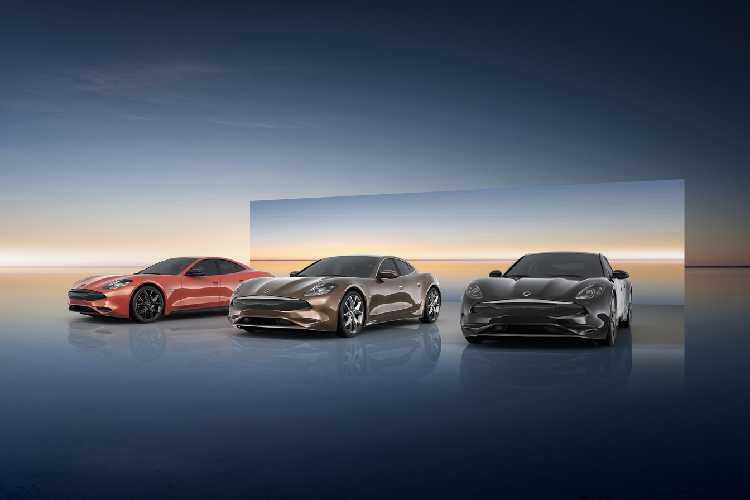 Khoang nội thất của xe được thiết kế hiện đại với cụm đồng hồ kỹ thuật số và hệ thống thông tin giải trí 10,2 inch với khả năng tương thích Android Auto và Apple CarPlay. Những điểm nổi bật khác bao gồm ghế sưởi và hệ thống điều hoa, hệ thống âm thanh tám loa và các bản cập nhật qua mạng.