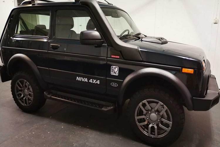 Với giá bán này, mẫu SUV việt dã biểu tượng của người Nga còn rẻ hơn cả xe hạng A ở Việt Nam như Kia Morning, Hyundai Grand i10 hay VinFast Fadil.