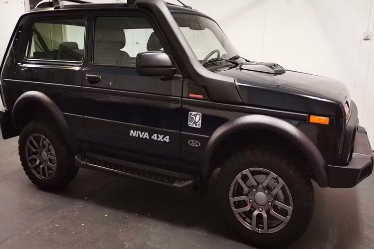 Với giá bán này, mẫu SUV việt dã biểu tượng của người Nga còn rẻ hơn cả xe hạng A ở Việt Nam như Kia Morning, Hyundai Grand i10 hay VinFast Fadil.