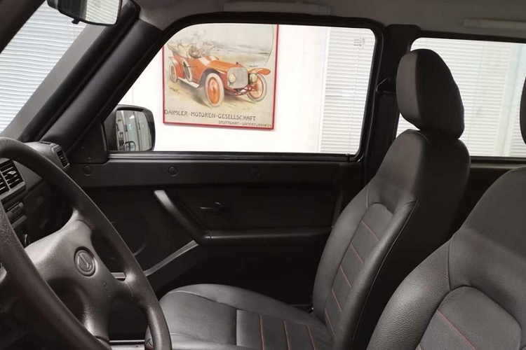 Dù là phiên bản nâng cấp mới nhưng mẫu xe SUV việt dã Lada Niva Bronto 2021 lại được trang bị nội thất khá lạc hậu, nó khiến người dùng liên tưởng đến những mẫu ôtô ra đời trong thập niên '80.