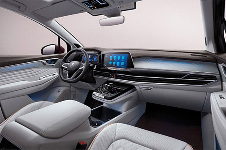 Trang bị thú vị ở ngoại thất Talagon là đèn chào mừng được bố trí bên dưới gầm, thay vì lắp ở gương chiếu hậu như nhiều mẫu xe khác. Nội thất Volkswagen Talagon có thiết kế trẻ trung và cho cảm giác cao cấp.