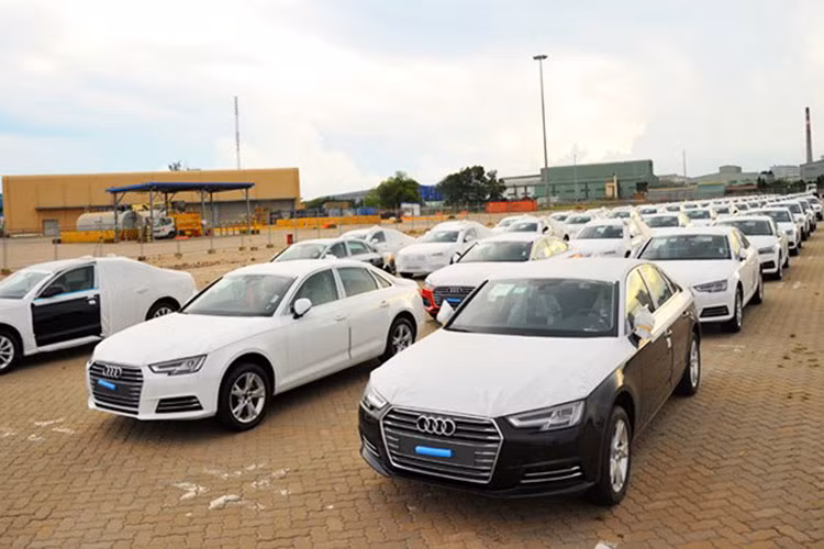 Audi Viet Nam de nghi giam 50% phi truoc ba cho xe nhap khau