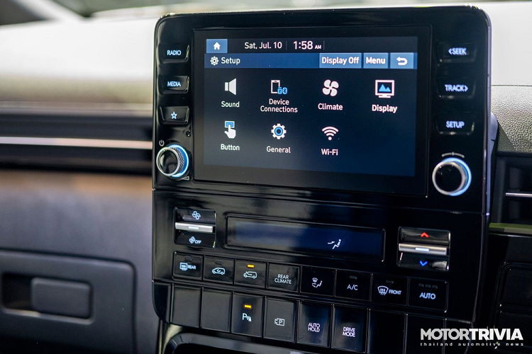 Màn hình thông tin giải trí dạng cảm ứng 8 inch, hỗ trợ kết nối điện thoại thông minh qua Apple CarPlay/Android Auto, sạc điện thoại thông minh không dây