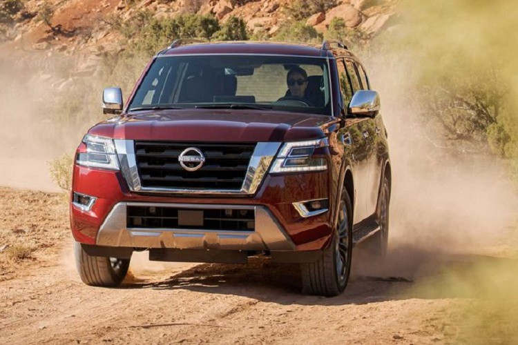 Hộp số đi kèm vẫn là loại tự động 7 cấp. Chiếc SUV cỡ lớn có sức kéo 3.856 kg, Nissan cung cấp cho xe một vài tùy chọn khác là bộ điều khiển phanh xe khi kéo và hệ thống kiểm soát độ lắc của xe kéo.