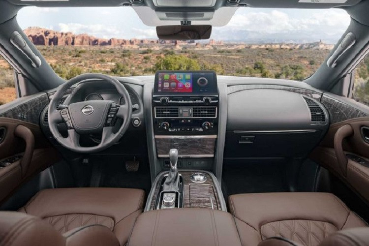 Những sửa đổi ở phía sau không có nhiều, chỉ có một vài tinh chỉnh nhỏ dành cho đèn xi-nhan, cản xe cũng được tái thiết kế.