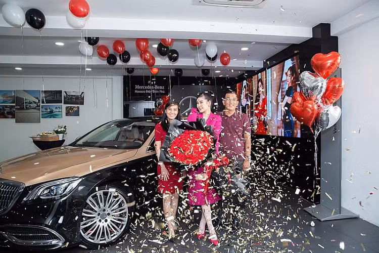 Lê Âu Ngân Anh chứng minh thực lực của bản thân bằng việc tốt nghiệp thạc sĩ tại Đại học Salford, Anh, trở thành giảng viên của khoa Quản trị sự kiện ở Đại học Hoa Sen vào đầu năm 2020, và gần đây nhất cô đã được thăng chức trở thành Giám đốc chương trình Quản trị sự kiện - Kinh tế thể thao của Đại học Hoa Sen.