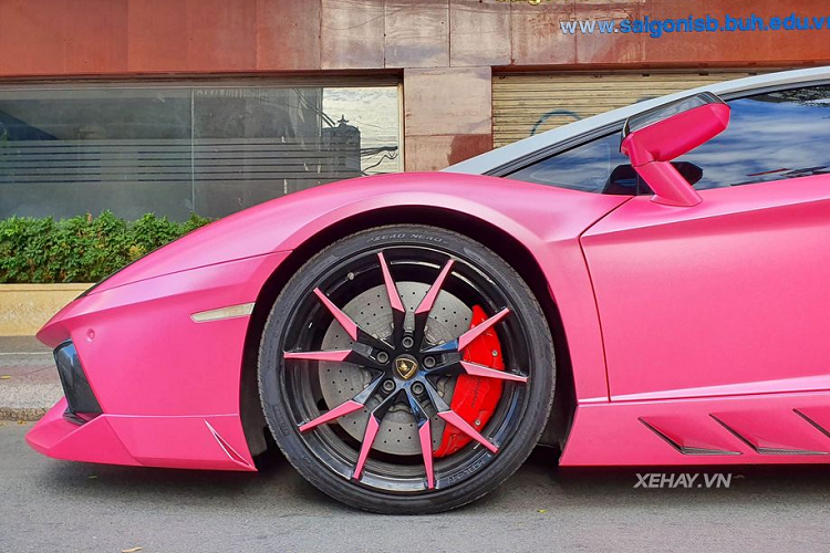 Sau gần 10 năm xuất hiện trên thị trường, Aventador cho tới nay vẫn luôn là cái tên đón nhận được rất nhiều sự quan tâm từ cộng đồng mê xe trên toàn thế giới.