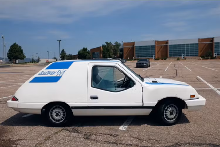 Nhìn chung, chiếc Electrek UnCar độc đáo này thật sự là một mẫu xe điện hài hước và lạ kỳ về cả tên gọi lẫn thiết kế. Một trong những người tài trợ dự án này chính là huyền thoại Carol Shelby, người hi vọng UM sẽ có thể thiết kế một mẫu xe điện có khả năng gia tốc từ 0-160 km/h trong 10 giây.