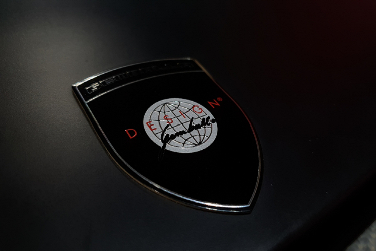 Trong quá trình tạo ra Mirage GT, Gemballa đã nâng cấp một cách toàn diện cho mẫu xe thể thao này. các thay đổi đáng chú ý bao gồm cản trước và sau làm mới. Gemballa cũng trang bị thêm líp hông, cánh gió sau lớn hơn và nắp động cơ thiết kế độc quyền.