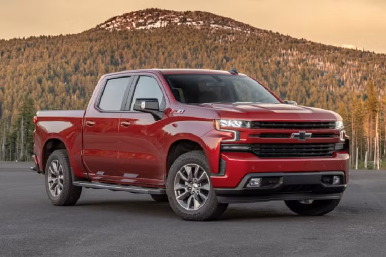  2. Chevrolet Silverado (586.675 xe) Chevrolet là một điểm sáng của thị trường khi bán được nhiều xe Silverado hơn so với năm 2019. 