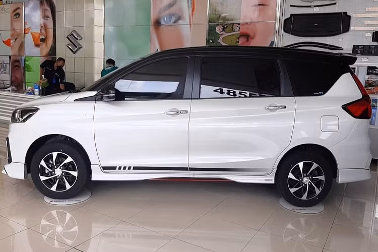 Giá xe Suzuki Ertiga 2021 phiên bản giới hạn mới hiện vẫn chưa được công bố. Chỉ biết rằng, hãng Suzuki sẽ sản xuất đúng 150 chiếc Ertiga Sport mới để phục vụ thị trường Indonesia.