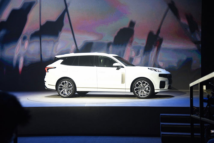 Hiện giá xe Lynk &amp; Co 09 tại thị trường Trung Quốc vẫn chưa được công bố. Chỉ biết rằng, xe sẽ cạnh tranh với những đối thủ như Ford Explorer hay Volkswagen Talagon.