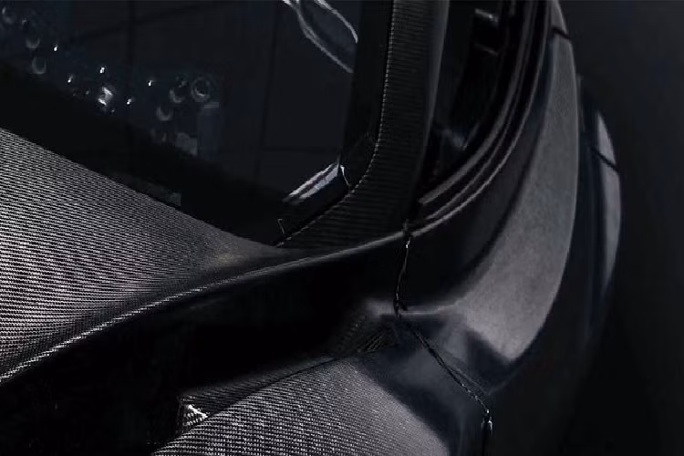 Dự án đang được tiến hành tại Lugano, Thụy Sĩ. Việc chạy thử trên đường đua dự kiến diễn ra trong thời gian tới và công đoạn hoàn thiện có thể kết thúc trong mùa xuân năm nay.