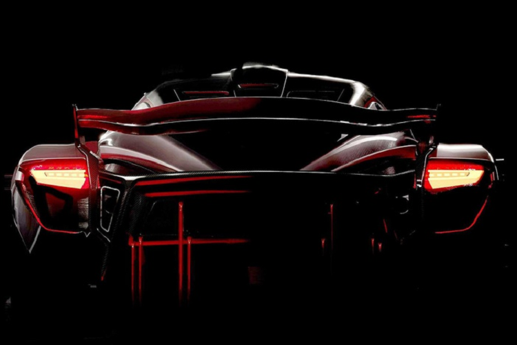 Tạo hình thân xe có nhiều đường nét uốn lượn và phía sau có một cánh gió lớn để tối ưu tính khí động học khi vận hành. Các ảnh phác thảo cũng cho thấy PS-01 có thiết kế ngoại thất sắc sảo ở đầu và đuôi xe.