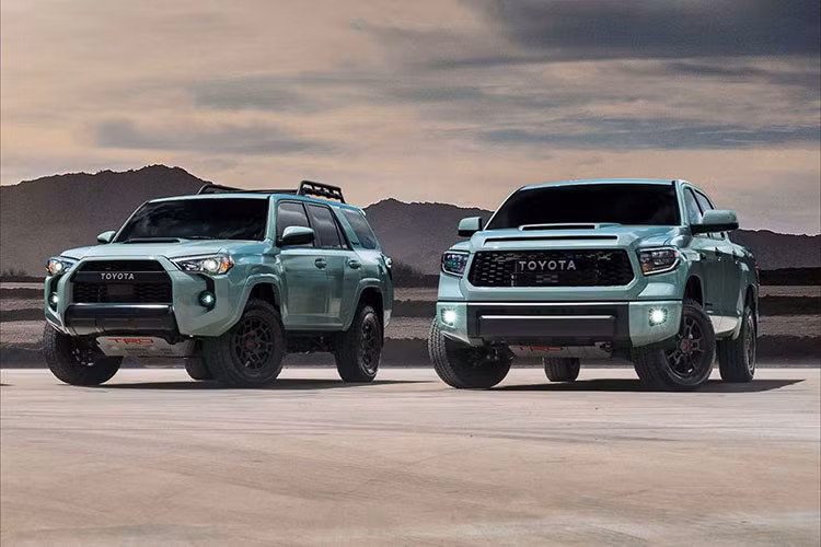 Khả năng cao, Toyota Sequoia thế hệ mới sẽ sớm được Toyota giới thiệu trong thời gian sắp tới. Thế hệ mới của dòng xe Toyota Sequoia hứa hẹn sẽ tăng sức cạnh tranh với các đối thủ “bé bự” trong phân khúc SUV cỡ lớn hạng phổ thông ở thị trường Bắc Mỹ như Chevrolet Suburban, GMC Yukon XL hay Ford Expedition Max.