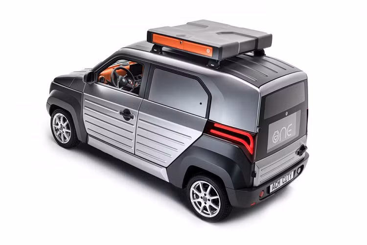 ACM City One tập trung nhắm đến những người mua theo đội xe vì nó có thể được sử dụng làm xe cho thuê, xe taxi, hoặc xe thương mại. Tuy nhiên, công ty cũng đang có kế hoạch cung cấp nó cho người mua tư nhân, với giá dao động từ 10.000 – 15.000 euro (khoảng 268 – 402 triệu đồng) tùy thuộc vào trang bị.