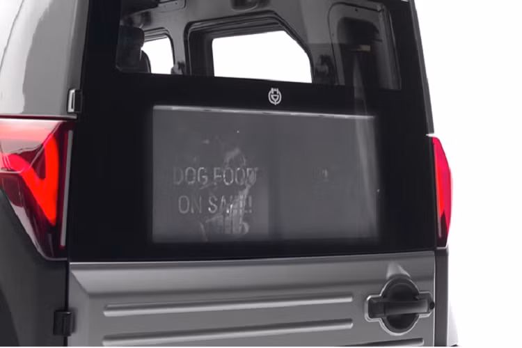 ACM City One chạy điện có kích thước nhỏ gọn chỉ dài 3,6 mét, rộng 1,65 mét, cao 1,67 mét, và nặng 950 kg. Điều này làm cho nó trở thành một chiếc xe ô tô phân khúc A thông thường ở châu Âu chứ không phải một chiếc xe 4 bánh (quadricycle) kiểu như Renault Twizy và Citroën Ami. Mặc dù chưa thể chắc chắn về phân hạng xe tại thời điểm này, nhưng ACM có thể sẽ phải tuân thủ các quy định về thử nghiệm va chạm và an toàn vốn không cần thiết đối với xe 4 bánh hạng nặng.