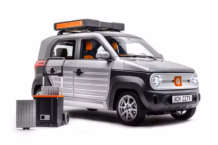 Dịch vụ đi xe chung đã chịu ảnh hưởng lớn vì đại dịch COVID-19 nhưng dường như các nhà sản xuất ôtô vẫn tin rằng nó là tương lại căn cứ theo những mẫu xe mới ra mắt như Citroën Ami hoặc Mobilize EZ-1. Công ty khởi nghiệp Đức ACM (Adaptive City Mobility) giờ đây cũng gia nhập hàng ngũ với một mẫu xe điện mới gọi là A CM City One 2022 mới.