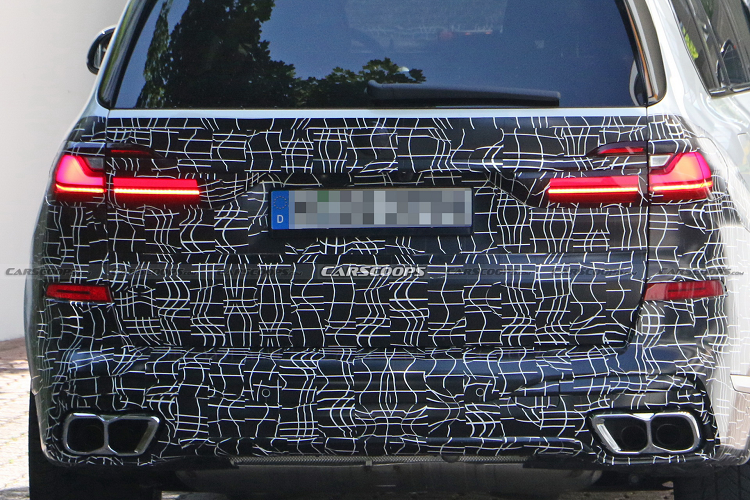 Ngoài ra, có nhiều đồn đoán BMW sẽ phát triển một động cơ plug-in-hybrid dành cho X7, sử dụng kết hợp động cơ xăng và điện, bên cạnh chế độ chạy điện hoàn toàn EV mode. Nhưng chúng ta vẫn cần chờ đợi những chia sẻ tiếp theo từ BMW thời gian tới.