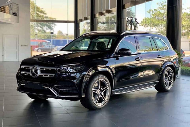 Mercedes-Benz GLS 450 4MATIC của Minh Hằng có thể tăng tốc từ vị trí xuất phát lên 100 km/h chỉ trong thời gian 6,2 giây trước khi đạt vận tốc tối đa là 246 km/h.