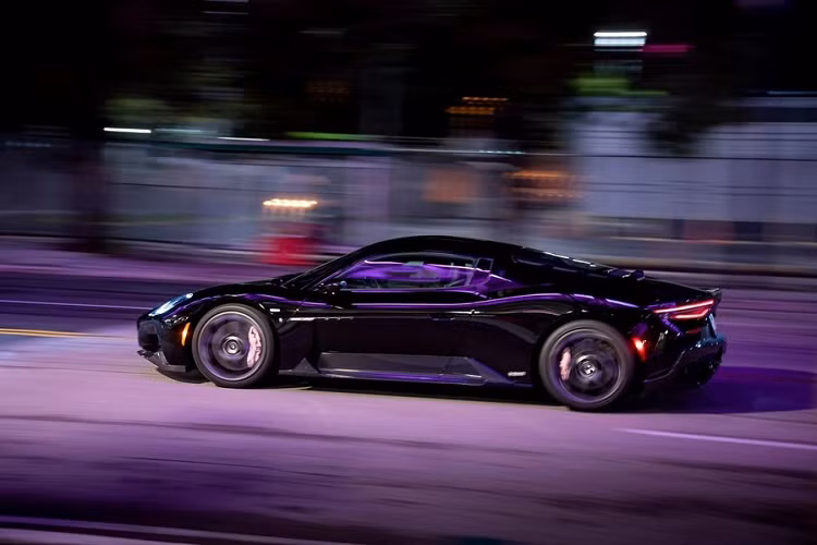 Cựu danh thủ bóng đá và hiện tại là người đồng sở hữu của hai câu lạc bộ bóng đá, David Beckham là một trong những nhân vật nổi tiếng nhất của thế giới thể thao toàn cầu. Anh ấy cũng là một người đam mê xe hơi và mô tô, và anh ấy đã được bổ nhiệm làm đại sứ thương hiệu Maserati vào tháng 4 năm nay.