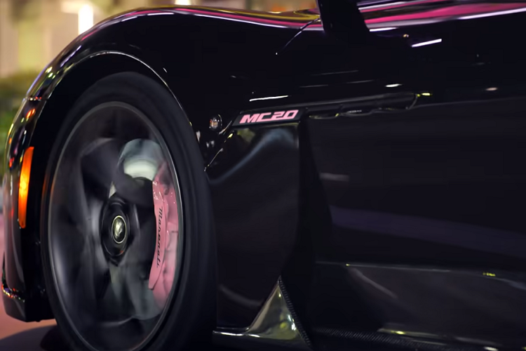 Thứ hai, hãy nói đến sự tham gia của Beckham trong dự án. Maserati cho phép khách hàng của họ tạo ra chiếc xe được thiết kế riêng theo ý mình thông qua chương trình tùy chỉnh Fuoriserie của họ, với tư duy "sang trọng chân chính".