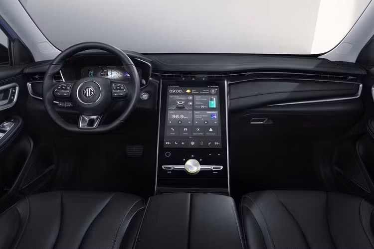 MG Marvel R Electric 2021 có thông số kích thước DxRxC tương ứng 4.674 x 1.919 x 1.618 mm, chiều dài cơ sở 2.800 mm. So với MG HS, Marvel R Electric dài hơn 10 cm, rộng hơn 4,3 cm, thấp hơn 6,7 cm và chiều dài cơ sở lớn hơn 8 cm.