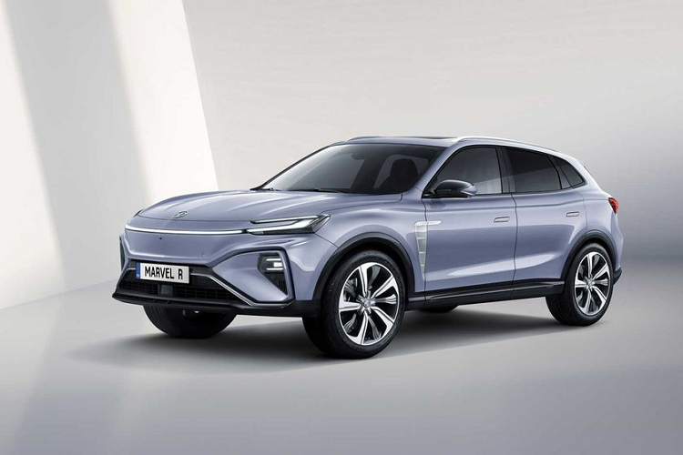 Về an toàn, xe dự kiến sẽ sở hữu loạt tính năng hỗ trợ tiên tiến như hỗ trợ giữ làn đường, hệ thống kiểm soát hành trình thích ứng, phát hiện điểm mù, cảnh báo phương tiện cắt ngang khi lùi và phanh khẩn cấp tự động... Mức giá xe MG Marvel R Electric 2021 chưa được công bố.