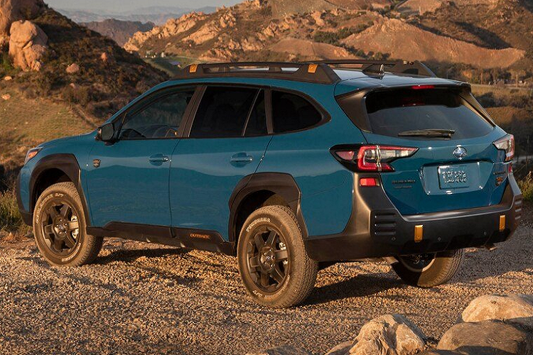 Đáng chú ý, biến thể mới Wilderness của Subaru Outback 2022 tập trung hơn vào khả năng off-road. Xe được trang bị tiêu chuẩn với động cơ tăng áp 2,4 lít, cốp sau rảnh tay, camera 180 độ giám sát đầu xe và lốp dự phòng cỡ lớn. Bên cạnh đó, Outback Wilderness còn được trang bị X-Mode chức năng kép tiên tiến, lốp địa hình Yokohama Geolandar cùng những điểm nhấn ngoại thất và nội thất độc đáo.