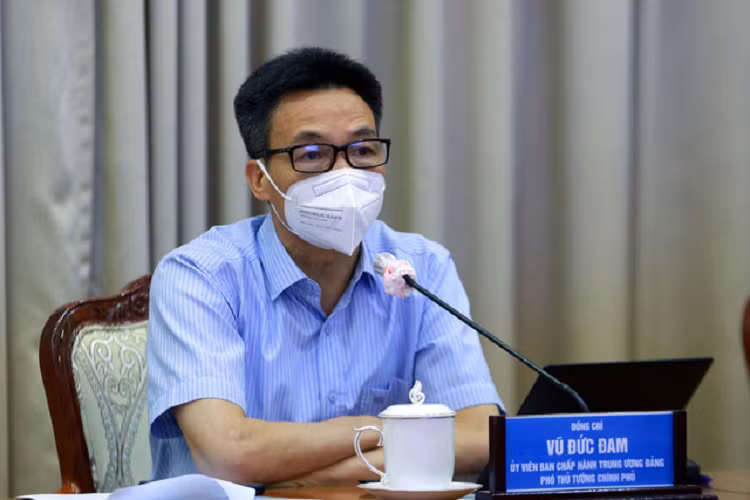 Dich COVID-19: Luu y su xuat hien cac bien the moi