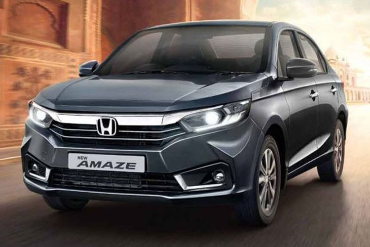 Chưa hết, phiên bản cao cấp nhất cũng được trang bị hệ thống kiểm soát hành trình - nhưng chỉ dành riêng cho bản số sàn, và VX cũng là bản duy nhất đi kèm lẫy chuyển số nhưng chỉ có trên bản máy xăng và hộp số CVT.