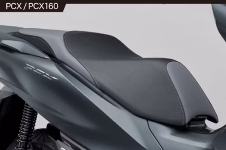 Loạt công nghệ được áp dụng trên Honda PCX 160 2021 bao gồm hệ thống kiểm soát mô-men xoắn HSTC, cổng sạc USB type-C hiện đại, chìa khóa thông minh Smart Key, màn hình điện tử hoàn toàn mới.