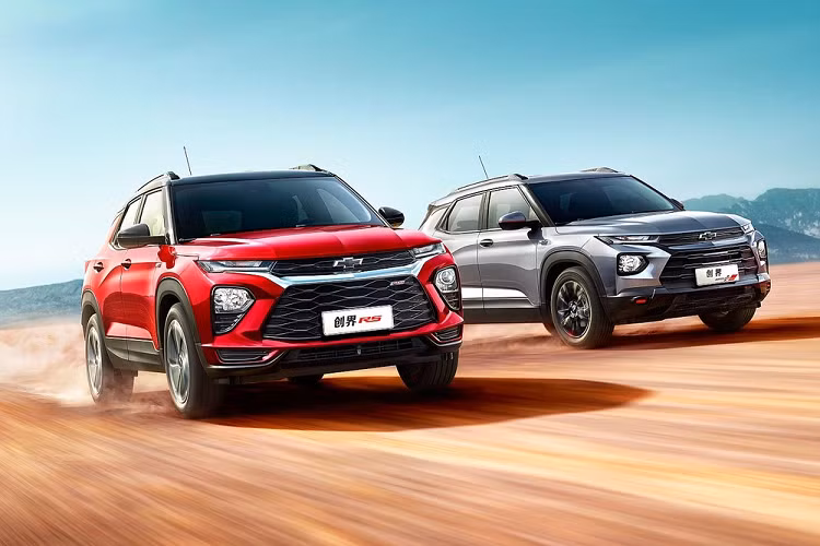 Theo trang tin Autoindustriya, Chevrolet Trailblazer 2022 mới sẽ quay trở lại thị trường Philippines vào tháng này như đối thủ của Honda CR-V và Mazda CX-5. The Covenant Car Company Inc (TCCCI) - nhà phân phối xe Chevrolet chính hãng tại Philippines - sẽ giới thiệu Trailblazer với khách hàng ở thị trường này.