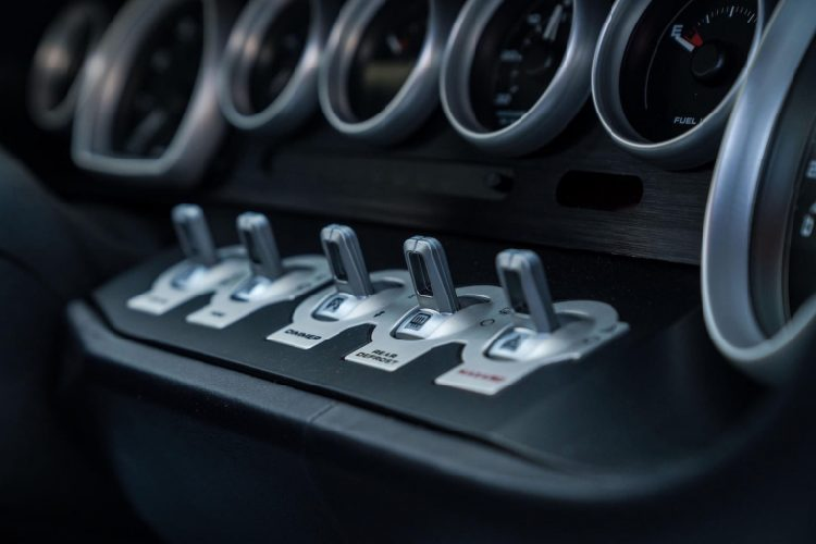 Khá thú vị là trên đường phố của đất nước Philippines rất hay xuất hiện một chiếc xe Ford GT thế hệ mới nhưng lại thuộc phiên bản Heritage Edition.