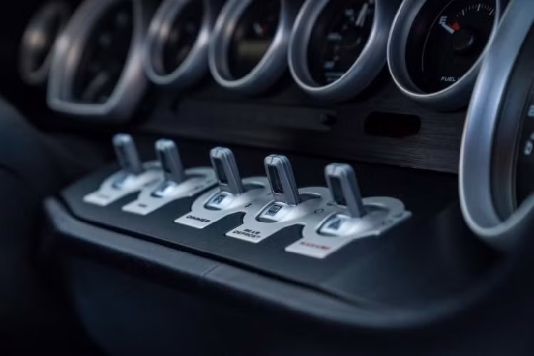 Khá thú vị là trên đường phố của đất nước Philippines rất hay xuất hiện một chiếc xe Ford GT thế hệ mới nhưng lại thuộc phiên bản Heritage Edition.