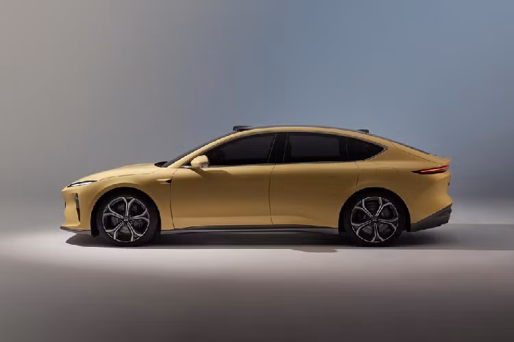 Nếu muốn trang bị hệ thống NAD đầy đủ tính năng, khách hàng Trung Quốc phải đăng ký dùng theo tháng với chi phí 680 Nhân dân tệ (2,4 triệu đồng).