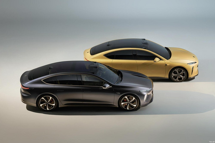 Nguồn cung cấp sức mạnh cho mẫu ô tô điện này là 2 mô-tơ điện nằm trên cầu trước và cầu sau, tạo ra công suất tổng cộng 360 kW (483 mã lực) cùng mô-men xoắn cực đại 700 Nm. Nhờ đó, xe có thể tăng tốc từ 0-100 km/h trong thời gian chỉ 4,3 giây.