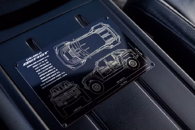 Cung cấp sức mạnh cho The Beast là khối động cơ siêu nạp V8 6.2L ghép nối với hộp số tự động 10 cấp giúp phân phối lực momen xoắn tới một hộp số phụ 2 cấp. 