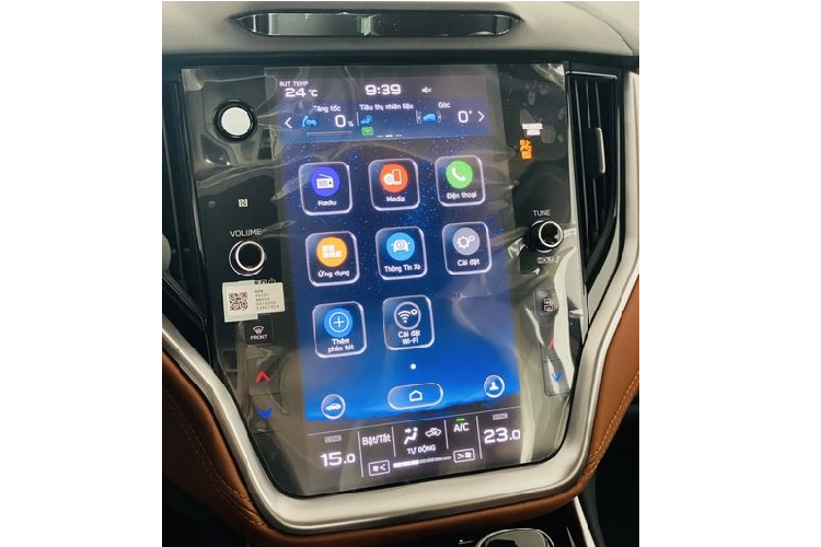 Trong khi nội / ngoại thất gần như được giữ nguyên thì Subaru Outback 2022 lại được chuyển sang khung gầm SGP hoàn toàn mới, với độ cứng vững tăng 70%, khả năng hấp thụ lực va chạm trước và bên hông cũng tăng 40%.