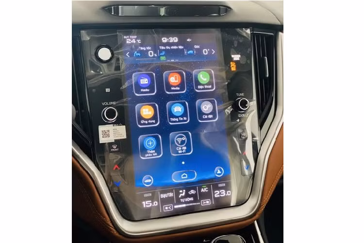 Trong khi nội / ngoại thất gần như được giữ nguyên thì Subaru Outback 2022 lại được chuyển sang khung gầm SGP hoàn toàn mới, với độ cứng vững tăng 70%, khả năng hấp thụ lực va chạm trước và bên hông cũng tăng 40%.