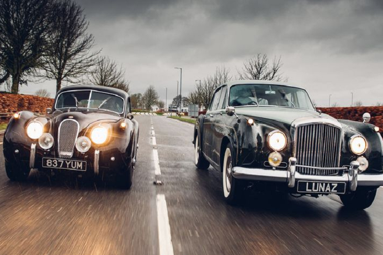 Xe sở hữu bộ pin 80kWh cho phạm vi di chuyển lên đến 482 km, hy vọng điều này cũng sẽ có trên Bentley S3 Continental Flying Spur.