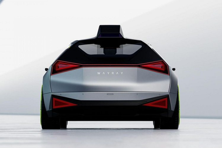 Các mô tơ điện với công suất không được tiết lộ sẽ có khả năng giúp xe tăng tốc 0-100 km/h trong 3,9 giây, và tốc độ tối đa 200 km/h. Holograktor chủ yếu được thiết kế để giới thiệu công nghệ ảnh 3 chiều True AR của WayRay, và công nghệ này có thể sẽ được đưa vào sản xuất thực tế theo cách này hay cách khác.