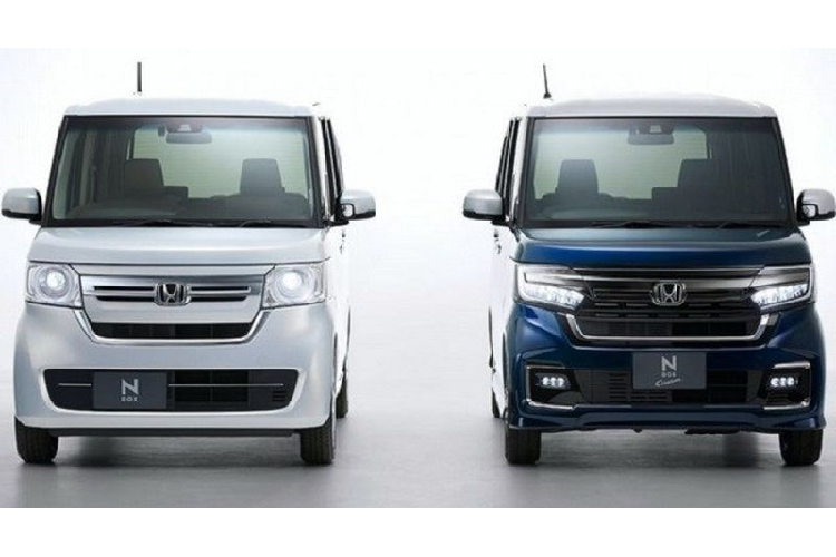Mẫu xe này chỉ dành riêng cho thị trường Nhật Bản, với phiên bản dẫn động cầu trước (FWD), giá xe Honda N-Box 2021 khởi điểm từ 16.600 USD (~383 triệu VNĐ), còn phiên bản dẫn động 4 bánh (AWD) sẽ có giá 17.800 USD (khoảng 411 triệu đồng).