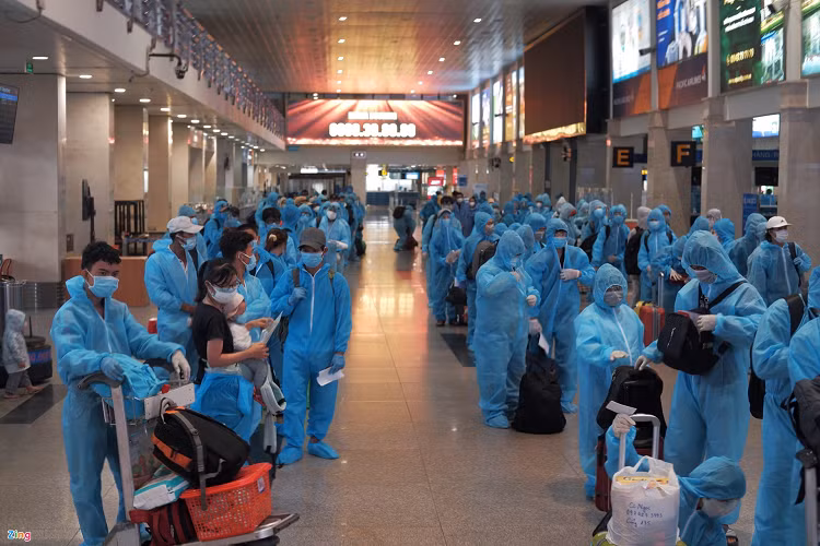 Chuyen bay dua 192 nguoi tu TP.HCM ve Binh Dinh-Hinh-4