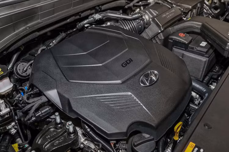 Dù lựa chọn phiên bản động cơ nào đi chăng nữa thì mẫu xe SUV Hyundai Palisade 2022 mới tại Malaysia vẫn có sẵn với 2 cấu hình ghế ngồi: 7 chỗ với cách bố trí 2-2-3 hoặc 8 chỗ với cách bố trí 2-3-3.