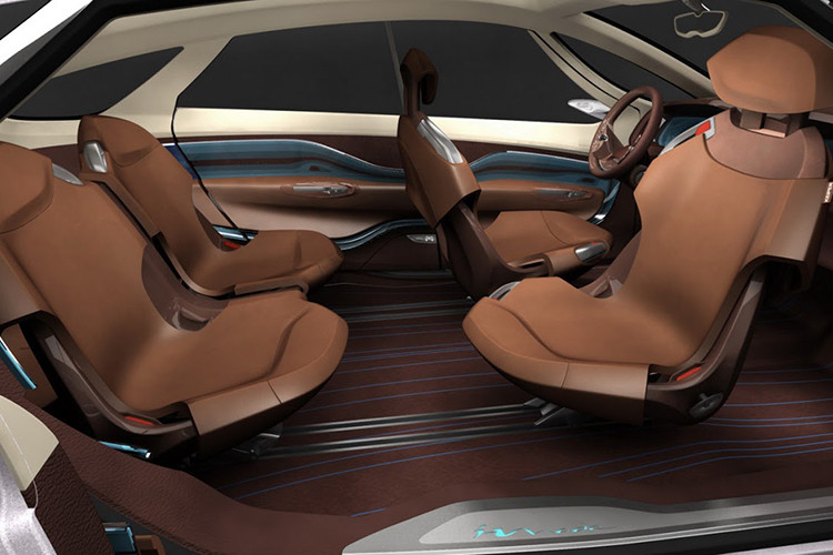 Không gian nội thất của Hyundai HED-5 i-Mode cũng phức tạp chẳng kém vẻ ngoài. Nhìn qua ảnh, ta thấy nó có bố cục 3 hàng ghế, mỗi hàng 2 ghế lớn. Hai ghế đầu có thể quay về phía sau, trong khi hàng ghế thứ hai thì có thể trượt về phía sau để tạo thêm không gian.