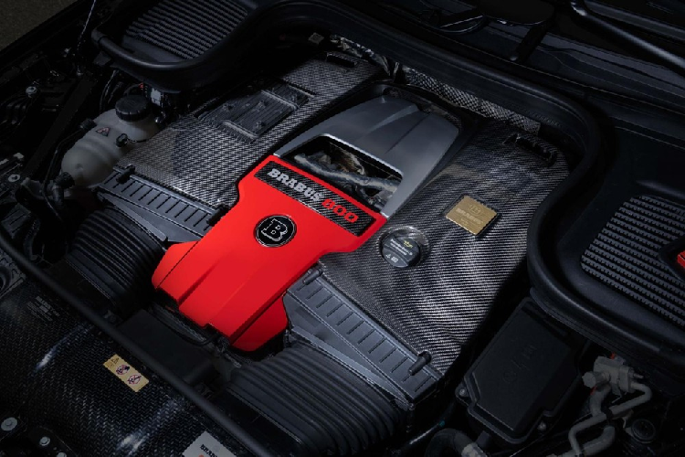 Ở dạng tiêu chuẩn, khối động cơ tăng áp kép V8 dung tích 4.0 lít của Mercedes-AMG GLE 63 S 4MATIC+ Coupe mới sản sinh 603 mã lực và 851 Nm mô-men xoắn cực đại, biến nó trở thành một trong những mẫu SUV nhanh nhất phân khúc. Nếu như vậy là vẫn chưa đủ mạnh đối với bạn, Brabus đã lắp những bộ tăng áp mới với bộ nén lớn hơn và các ổ trục được gia cố, thiết lập lại ECU, và thậm chi bổ sung một hệ thống ống xả hiệu suất cao chống gỉ.